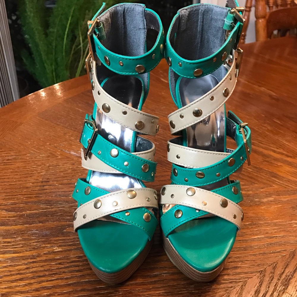 Gorgeous Tan, Teal & Gold Studded Double Ankle Strap High Heels! - Picture 9 of 16